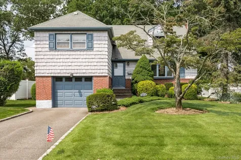 19 Parkview Circle Bethpage NY 11714