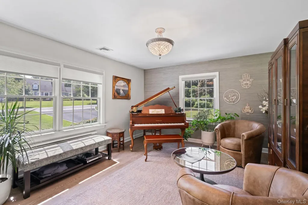 14 Thorman Lane Huntington NY 11743