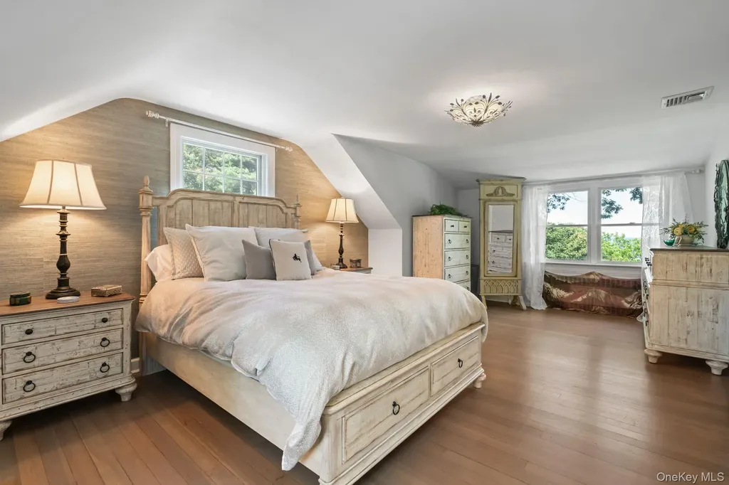 14 Thorman Lane Huntington NY 11743