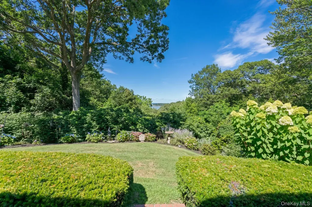 14 Thorman Lane Huntington NY 11743