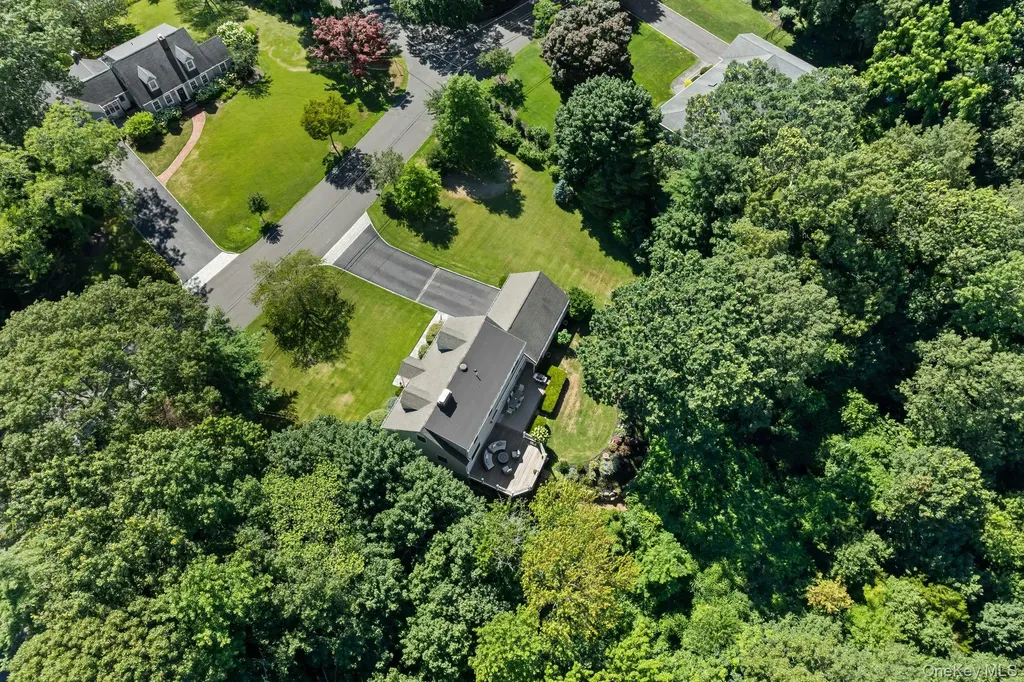 14 Thorman Lane Huntington NY 11743