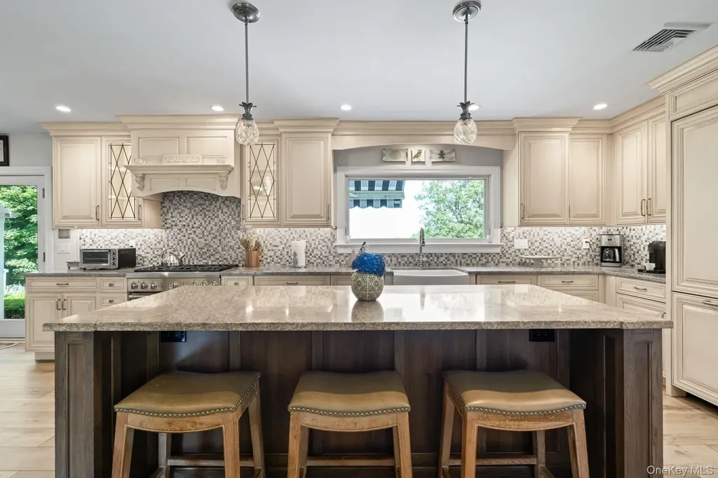14 Thorman Lane Huntington NY 11743