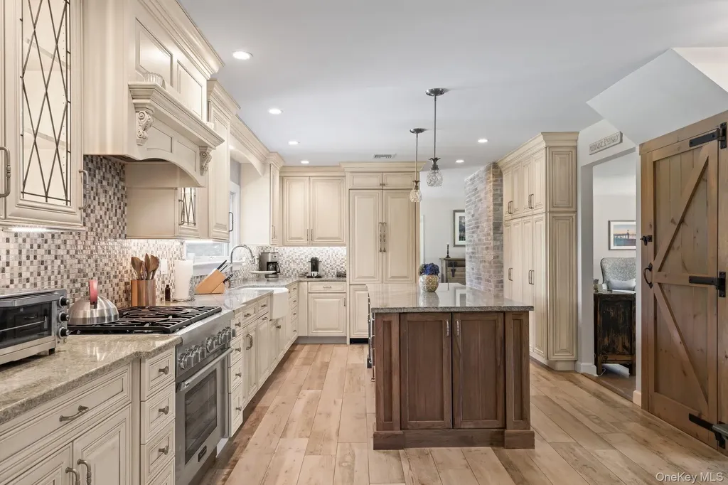 14 Thorman Lane Huntington NY 11743