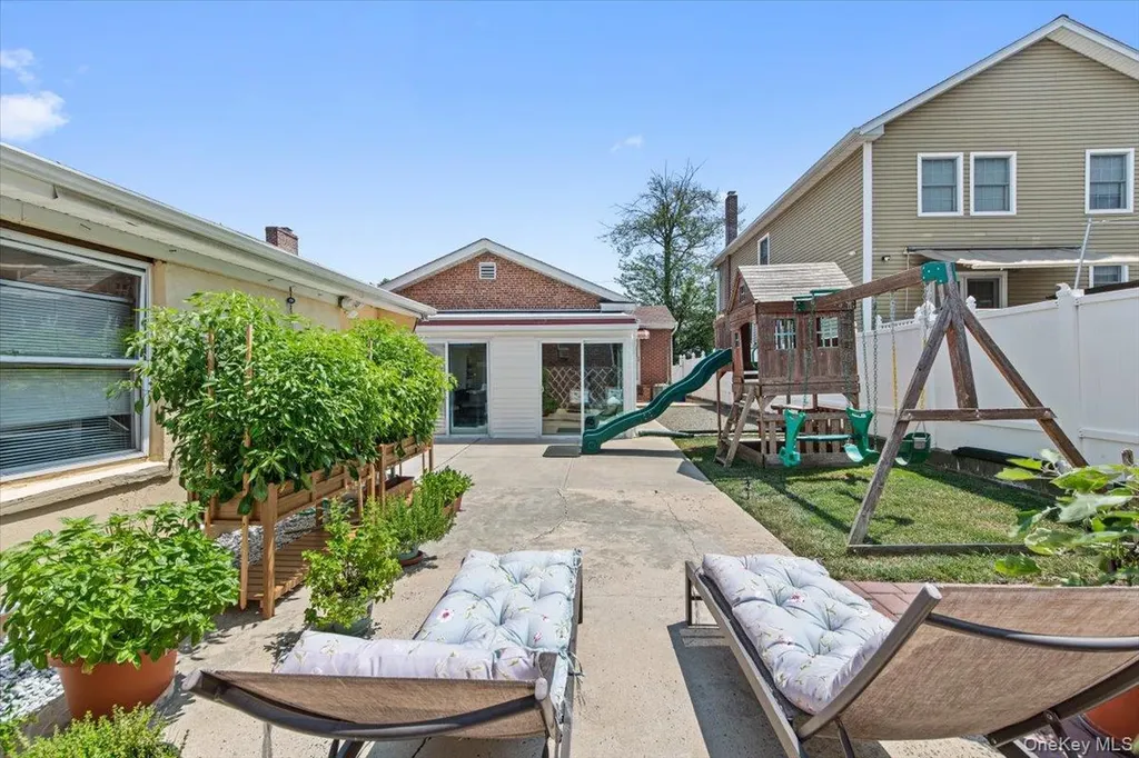 15 Sumner Avenue Yonkers NY 10704