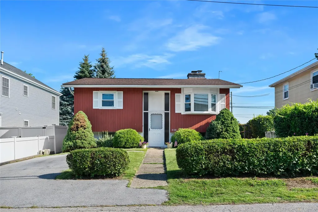 220 Bleloch Avenue Peekskill NY 10566