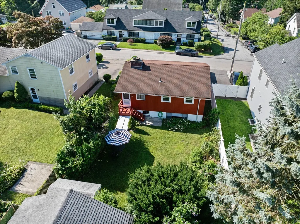 220 Bleloch Avenue Peekskill NY 10566
