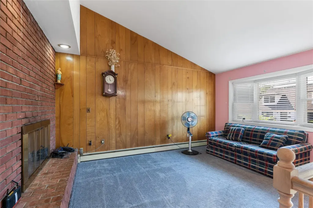 220 Bleloch Avenue Peekskill NY 10566
