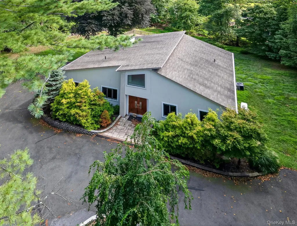 21 Hillside Court Suffern NY 10901
