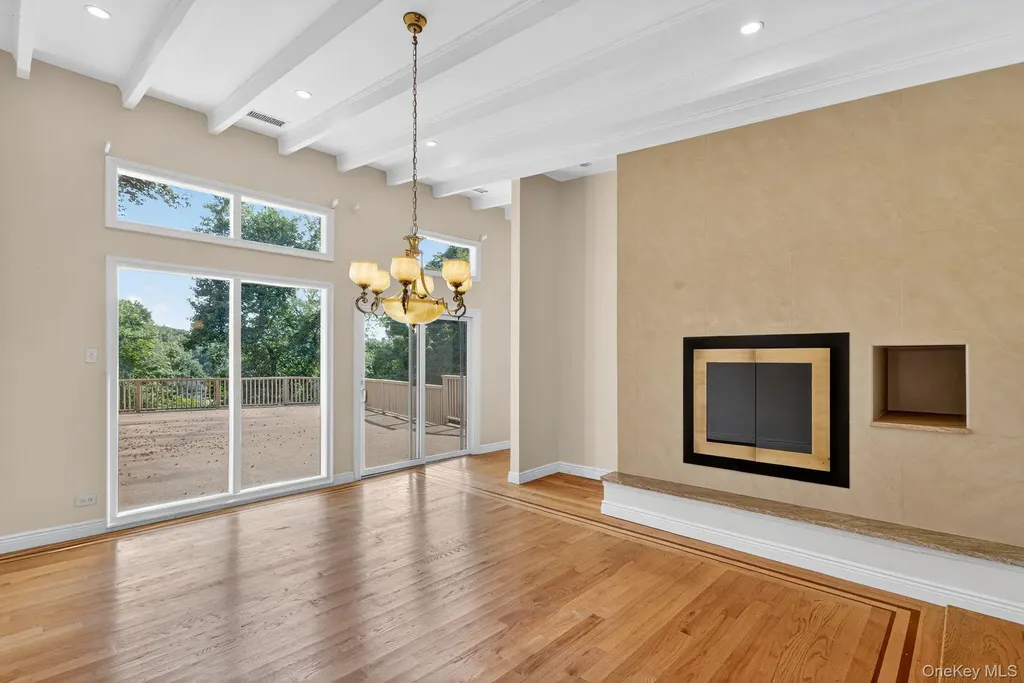21 Hillside Court Suffern NY 10901