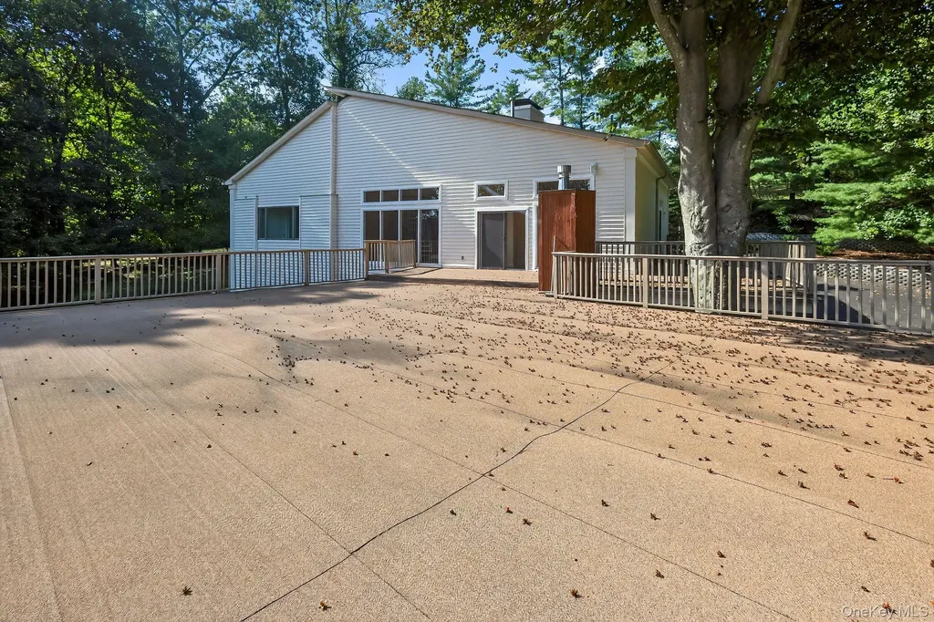 21 Hillside Court Suffern NY 10901
