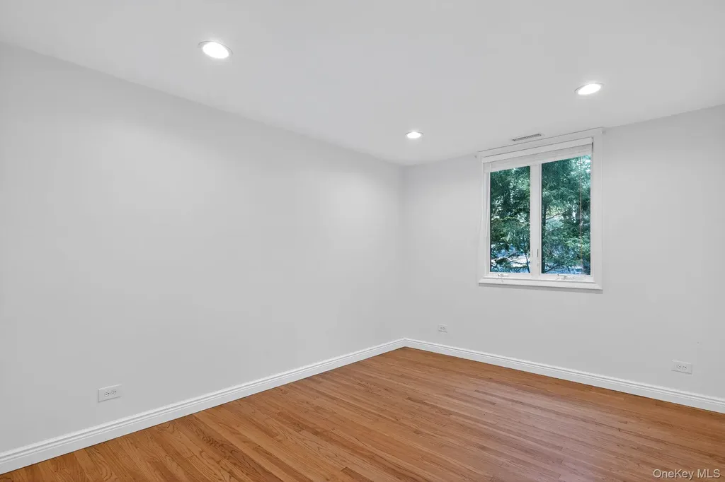 21 Hillside Court Suffern NY 10901