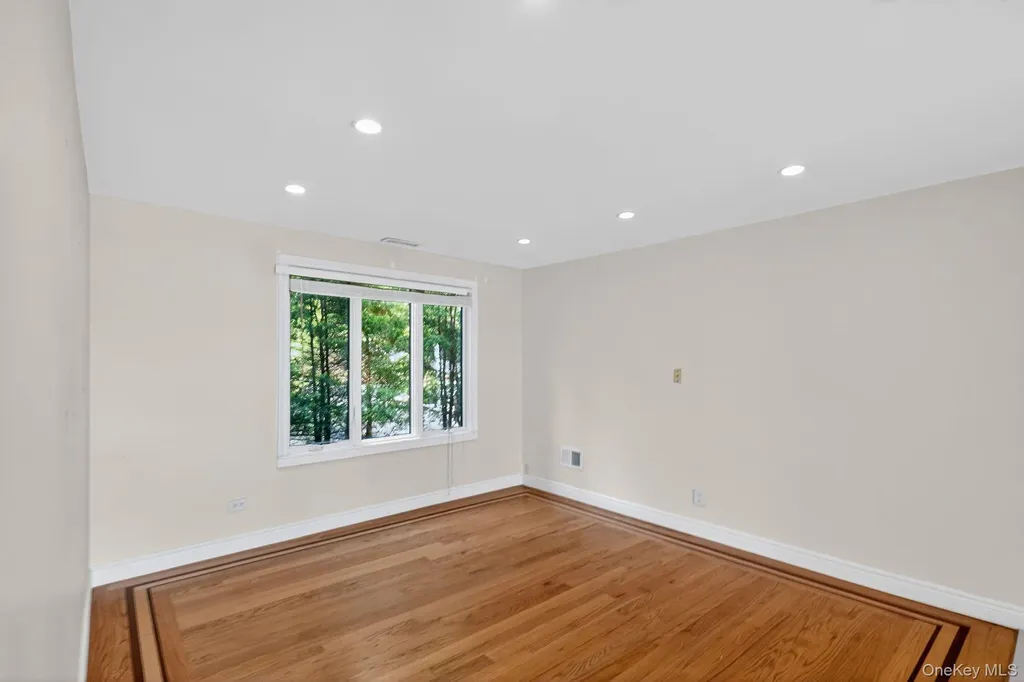 21 Hillside Court Suffern NY 10901