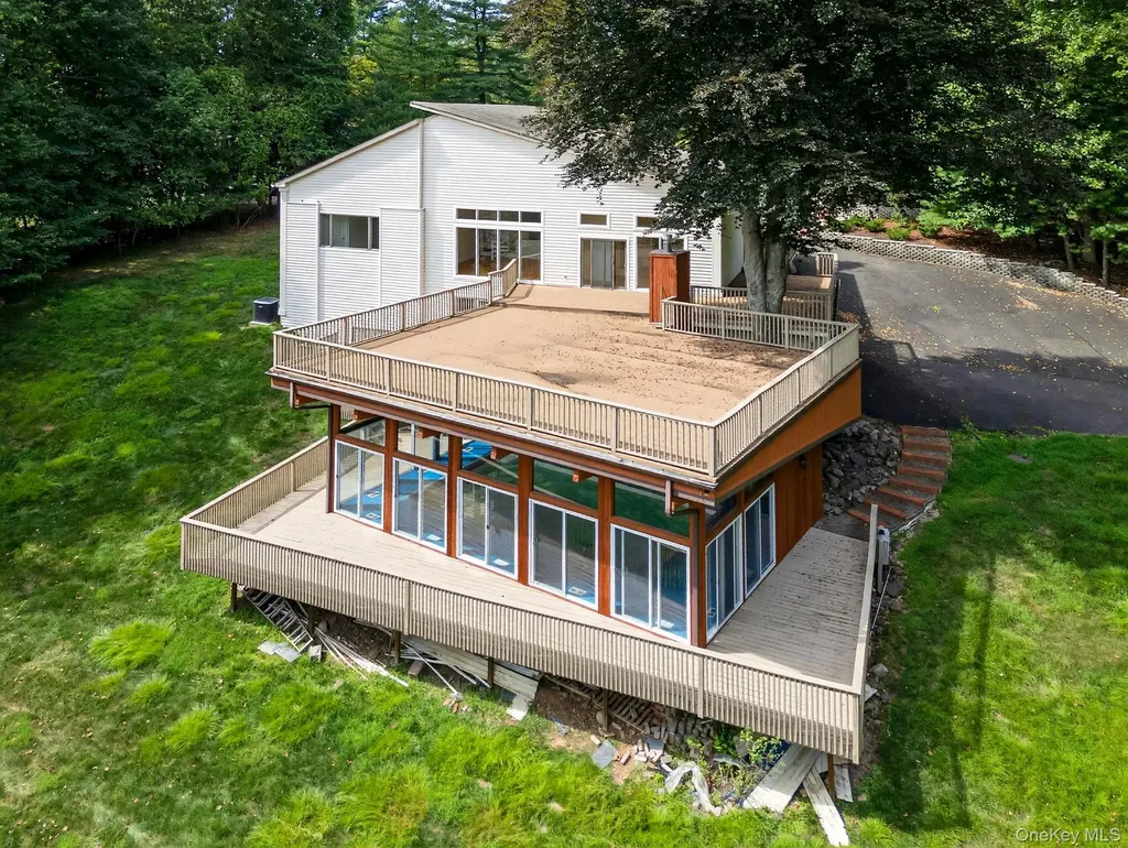 21 Hillside Court Suffern NY 10901