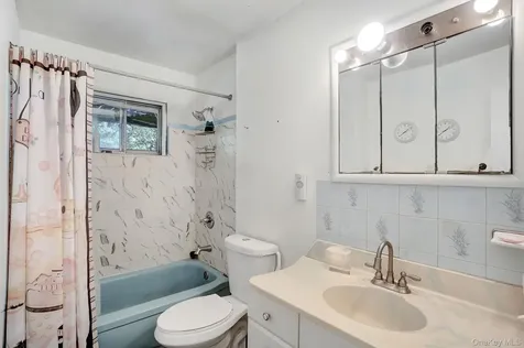 1524 Pine Acres Boulevard Bay Shore NY 11706