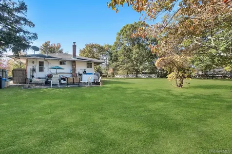 1524 Pine Acres Boulevard Bay Shore NY 11706