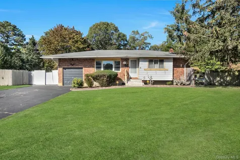 1524 Pine Acres Boulevard Bay Shore NY 11706