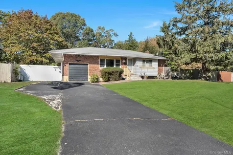 1524 Pine Acres Boulevard Bay Shore NY 11706