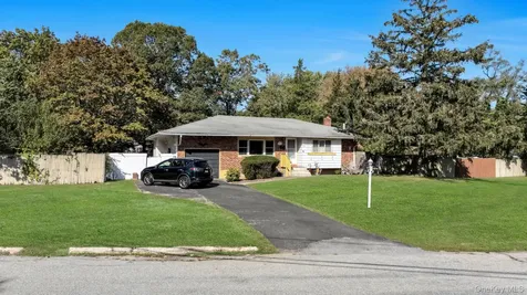 1524 Pine Acres Boulevard Bay Shore NY 11706