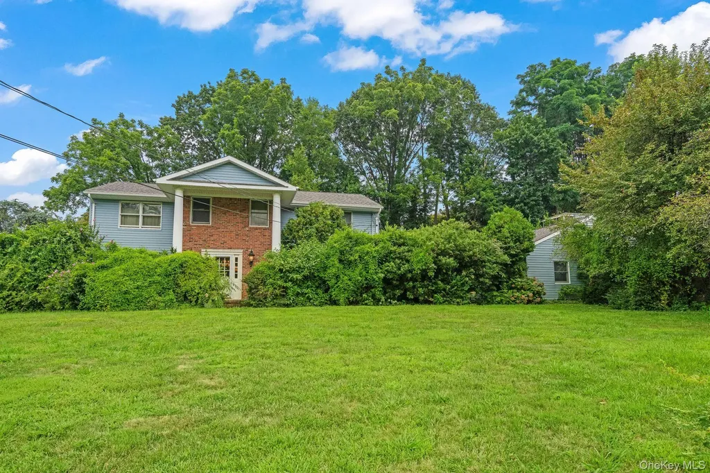 13 Whitney Circle Glen Cove NY 11542