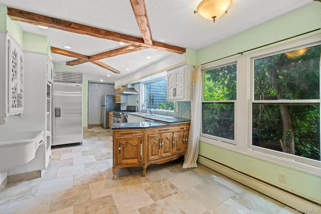 13 Whitney Circle Glen Cove NY 11542