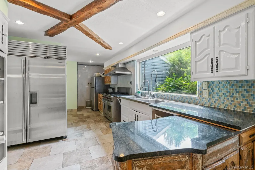 13 Whitney Circle Glen Cove NY 11542