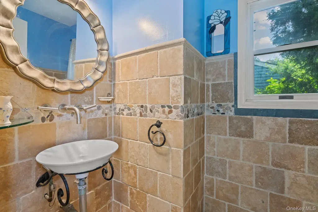 13 Whitney Circle Glen Cove NY 11542