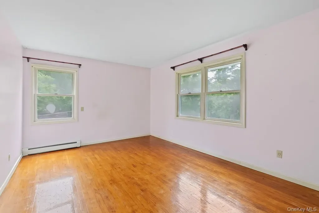 13 Whitney Circle Glen Cove NY 11542