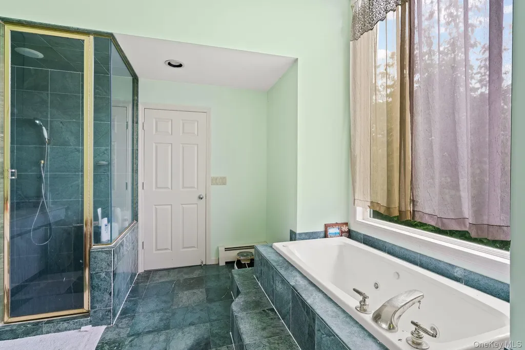 13 Whitney Circle Glen Cove NY 11542