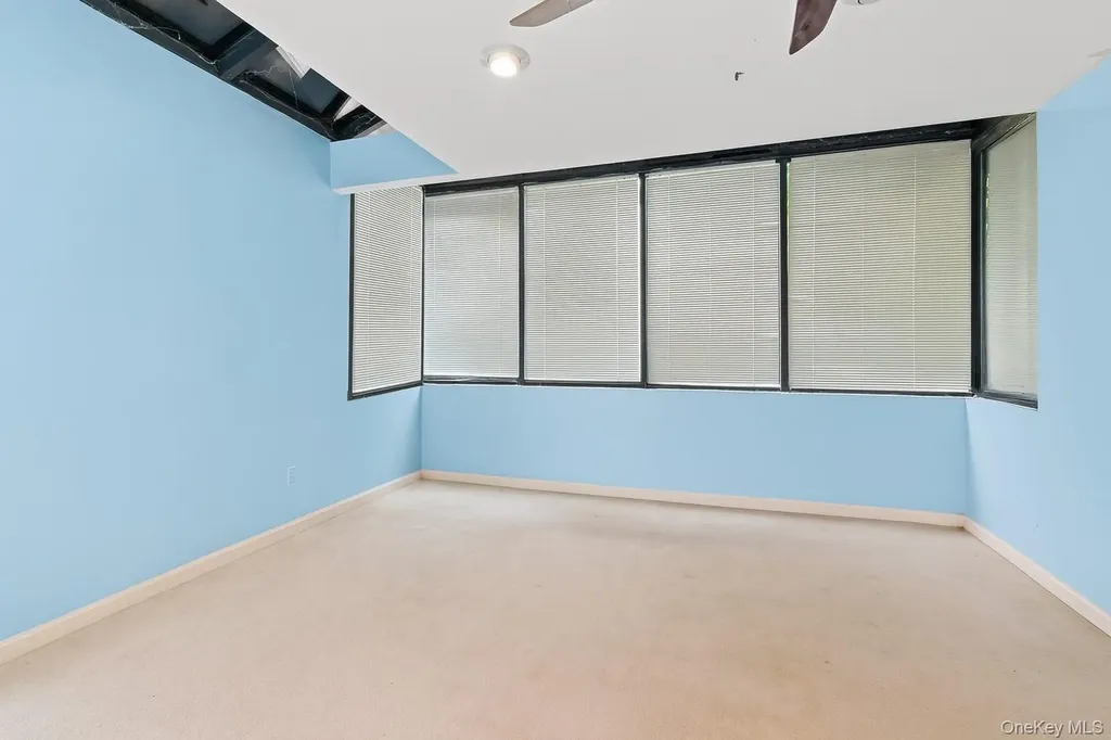 13 Whitney Circle Glen Cove NY 11542