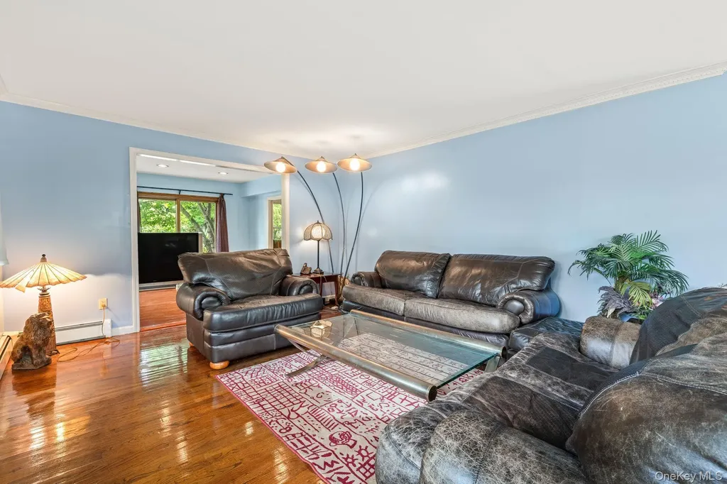 13 Whitney Circle Glen Cove NY 11542