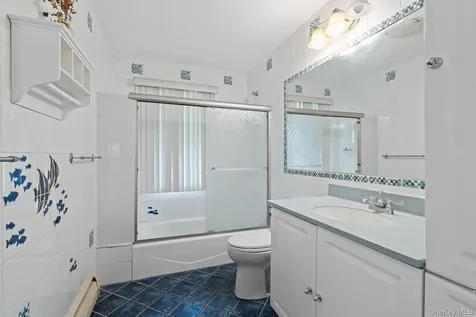 13 Whitney Circle Glen Cove NY 11542