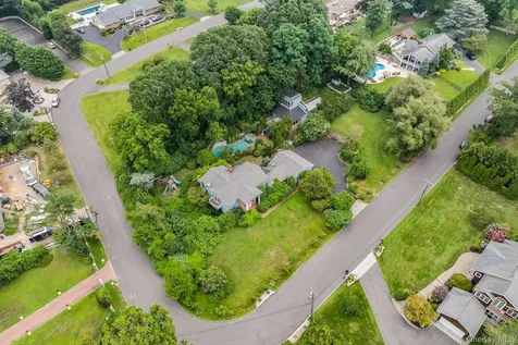 13 Whitney Circle Glen Cove NY 11542