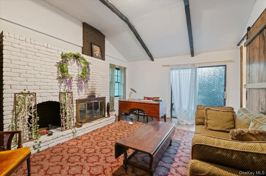 16 Norma Lane Dix Hills NY 11746