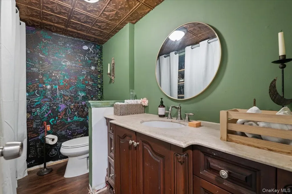 16 Norma Lane Dix Hills NY 11746