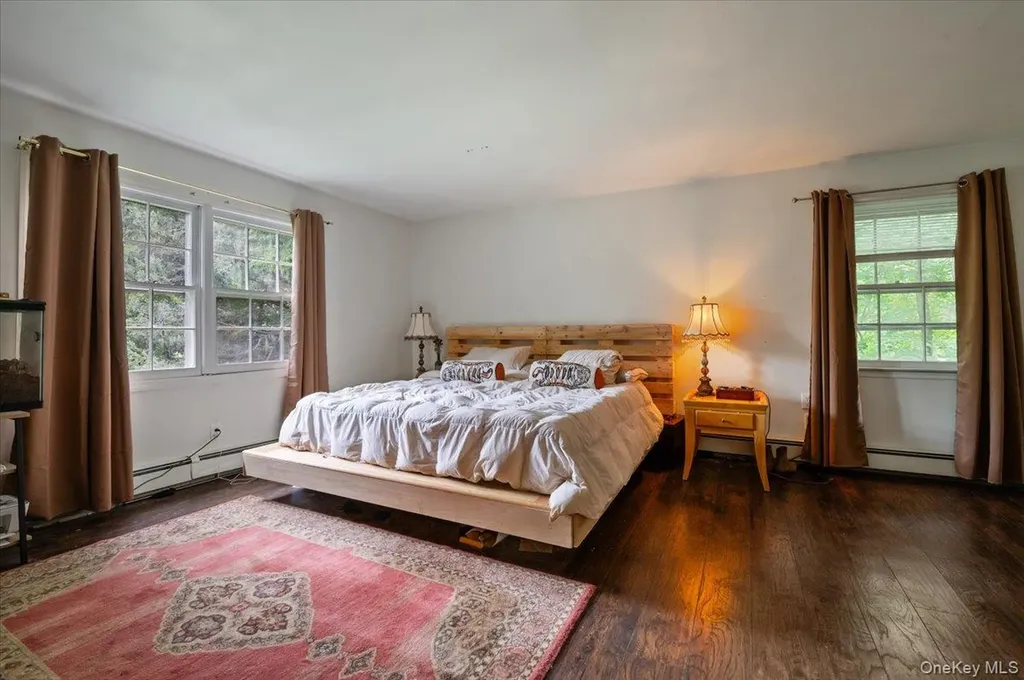 16 Norma Lane Dix Hills NY 11746
