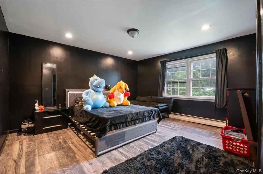 16 Norma Lane Dix Hills NY 11746