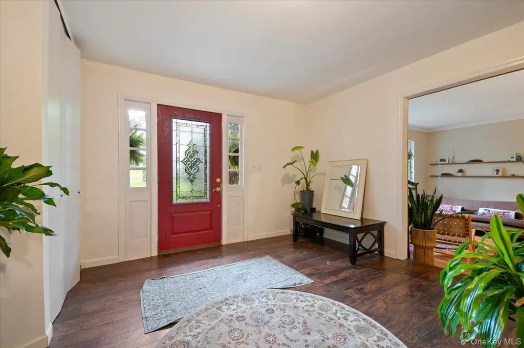 16 Norma Lane Dix Hills NY 11746