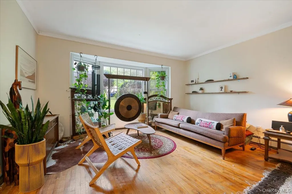 16 Norma Lane Dix Hills NY 11746