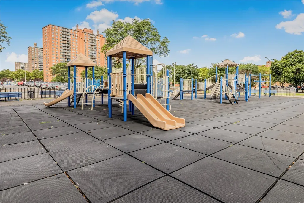 825 Morrison Avenue Bronx NY 10473