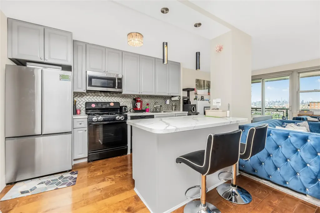 825 Morrison Avenue Bronx NY 10473