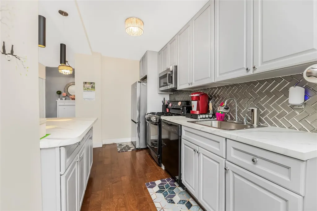 825 Morrison Avenue Bronx NY 10473