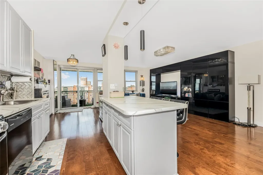 825 Morrison Avenue Bronx NY 10473