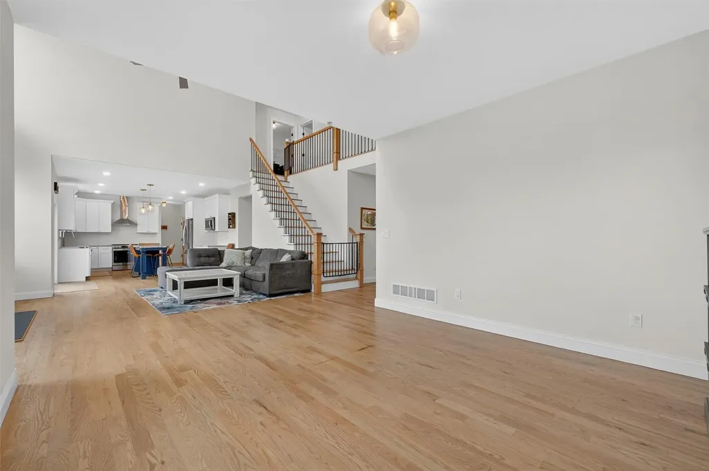 42 Kensington Lane Poughkeepsie NY 12603