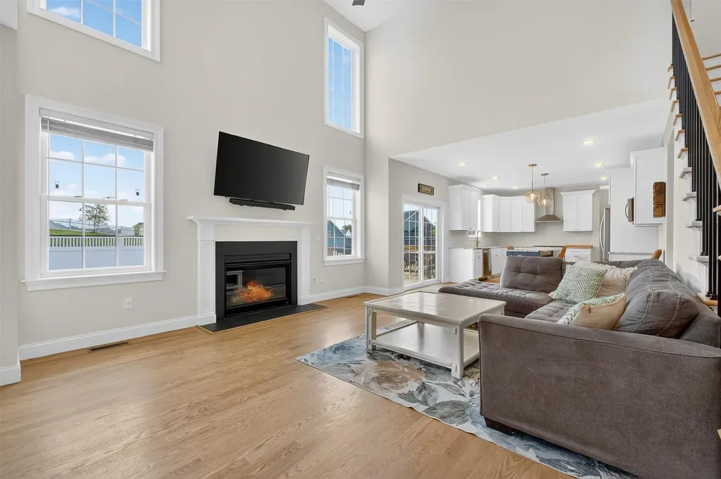 42 Kensington Lane Poughkeepsie NY 12603