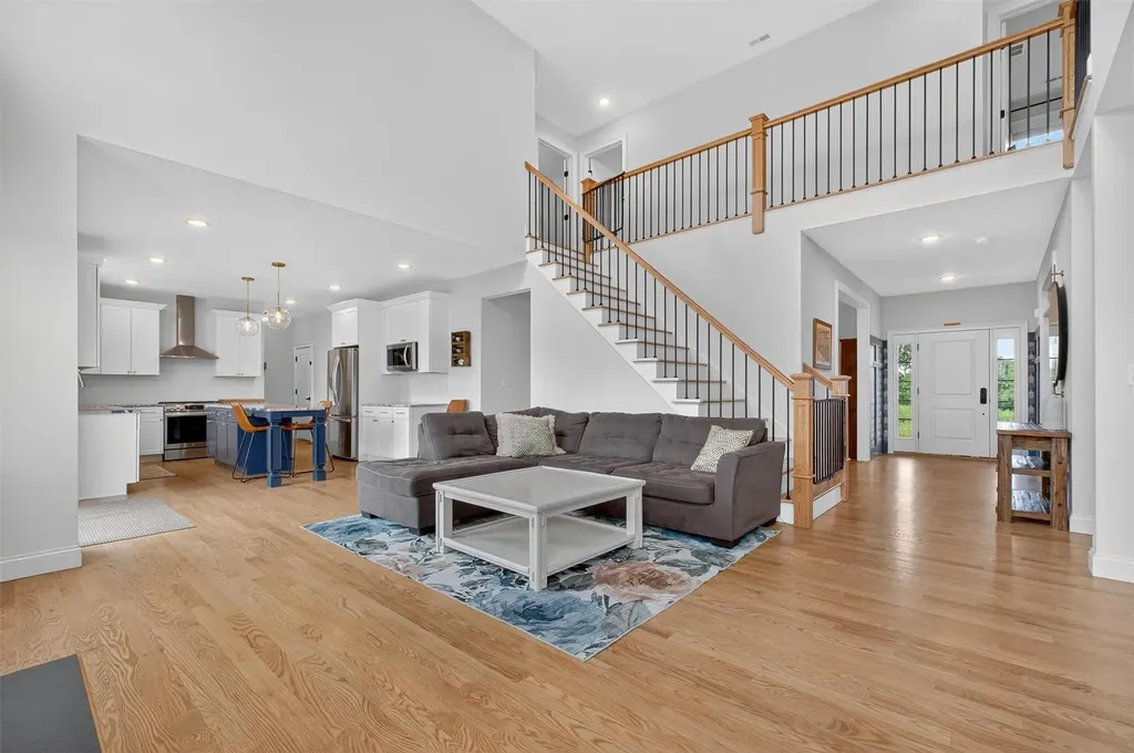 42 Kensington Lane Poughkeepsie NY 12603
