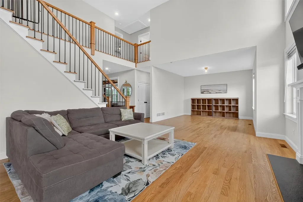 42 Kensington Lane Poughkeepsie NY 12603