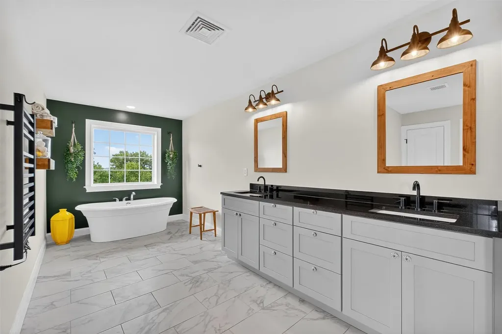 42 Kensington Lane Poughkeepsie NY 12603