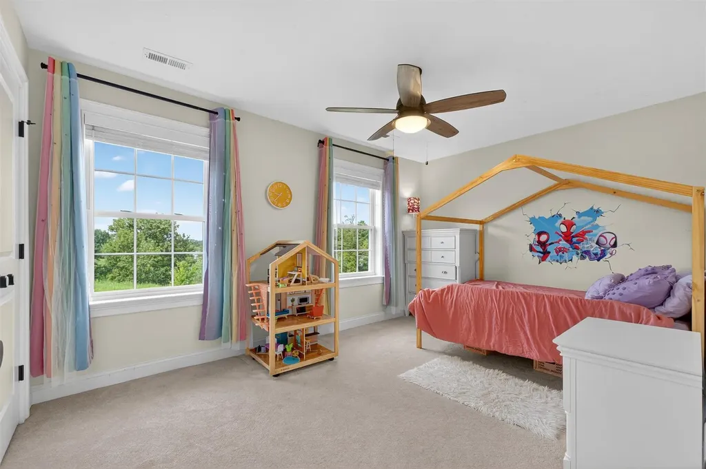 42 Kensington Lane Poughkeepsie NY 12603