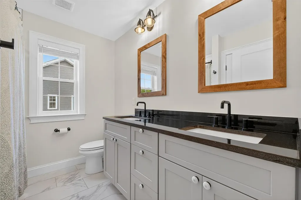 42 Kensington Lane Poughkeepsie NY 12603