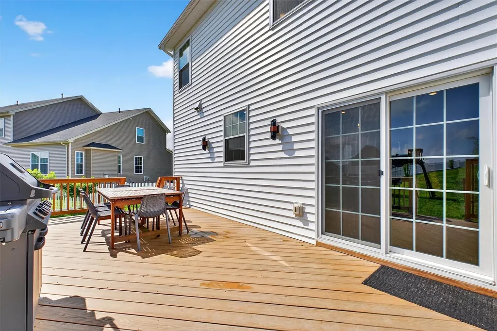 42 Kensington Lane Poughkeepsie NY 12603